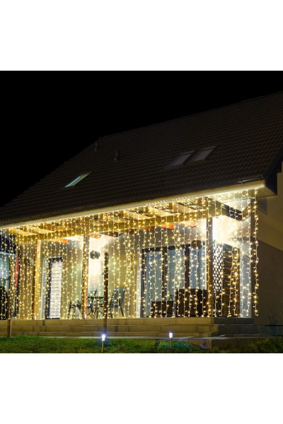 Уличная светодиодная гирлянда (теплый свет) Vegas Занавес 200 LED, 20 нитей, 2х2 м, 31V 55145
